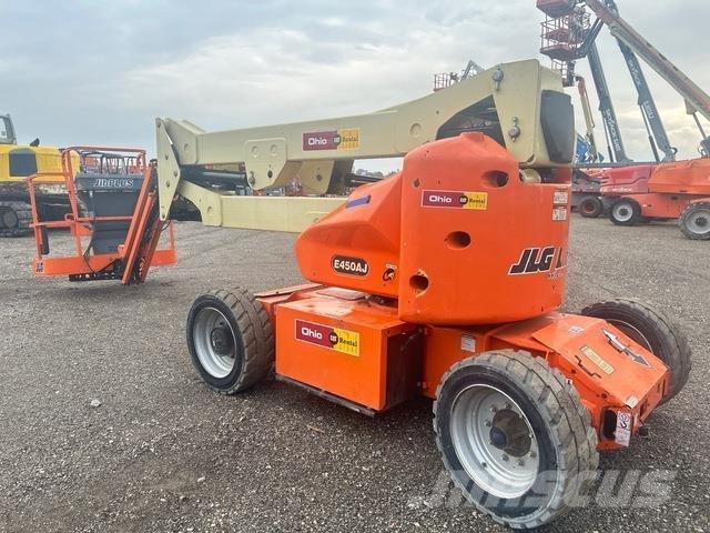 JLG E450AJ Zglobne podizne platforme