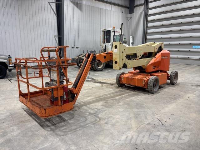 JLG E450AJ Zglobne podizne platforme
