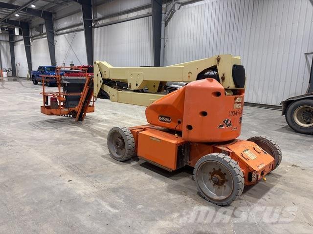 JLG E450AJ Zglobne podizne platforme