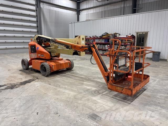JLG E450AJ Zglobne podizne platforme