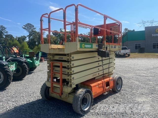 JLG M4069 Makazaste platforme