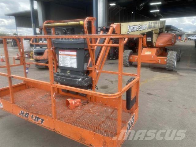 JLG M600J Zglobne podizne platforme