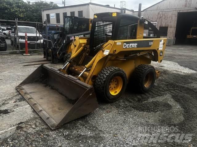 John Deere 325 Skid steer mini utovarivači