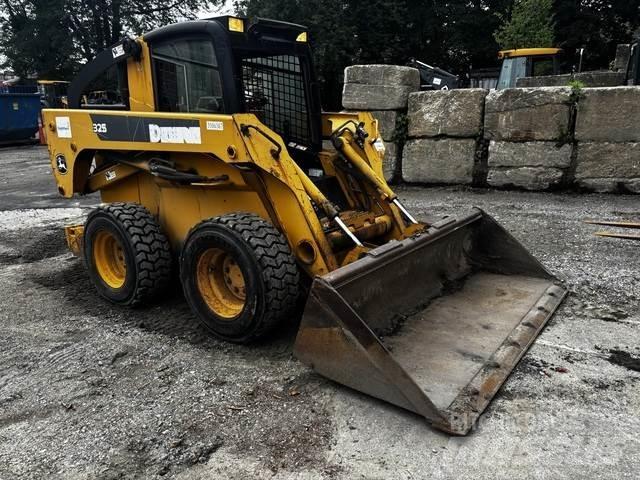 John Deere 325 Skid steer mini utovarivači