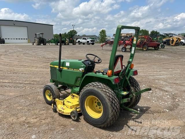 John Deere 770 Manji traktori