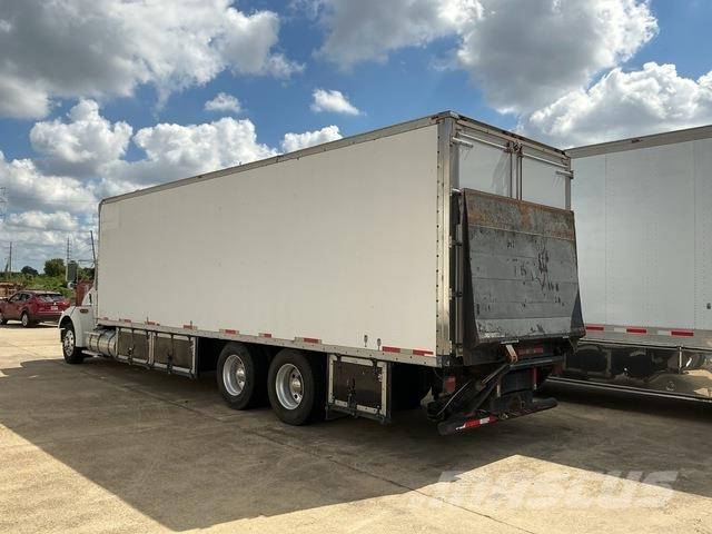 Kenworth T300 Sanduk kamioni