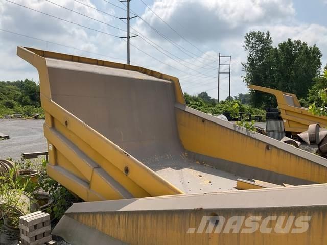 Komatsu  Sanduk kombiji