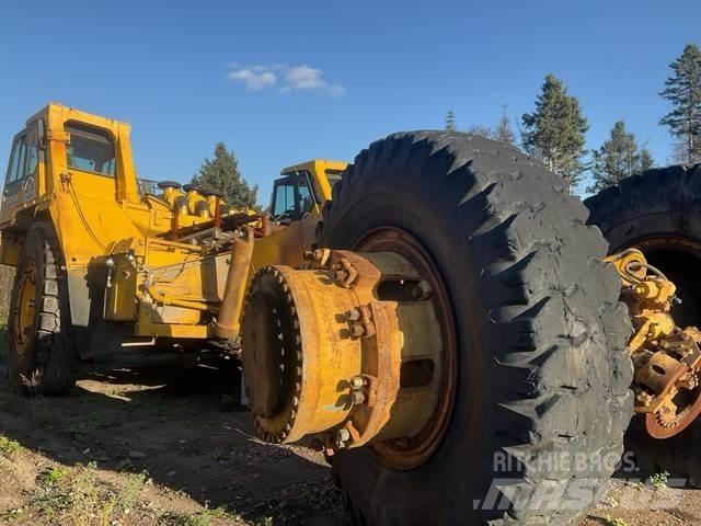 Komatsu 330M Zglobni damperi