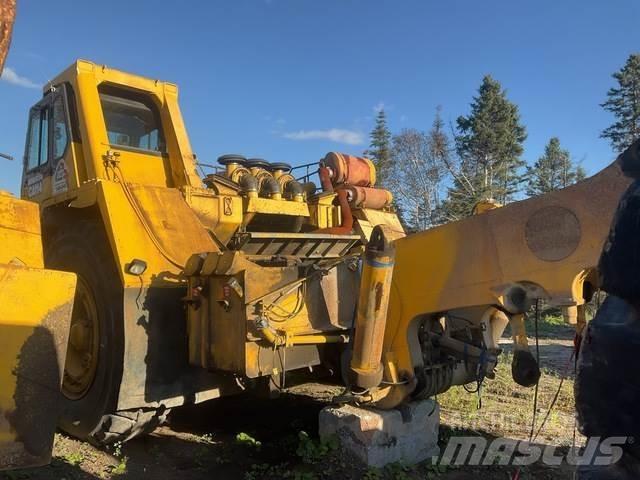 Komatsu 330M Zglobni damperi