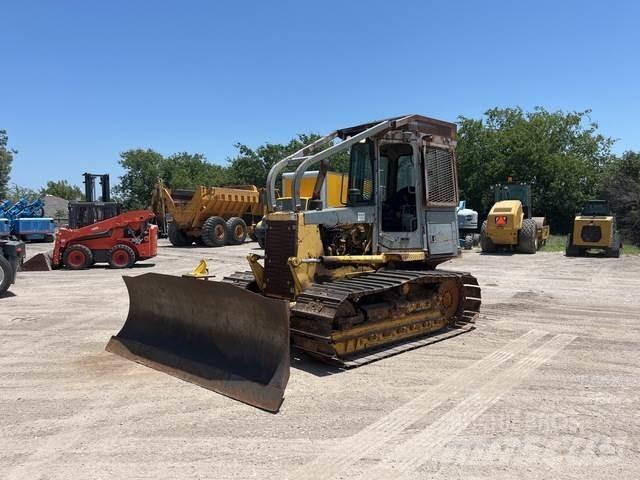Komatsu D39P-1 Buldožeri guseničari