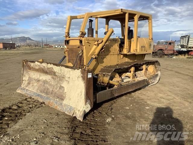 Komatsu D65E-6 Buldožeri guseničari