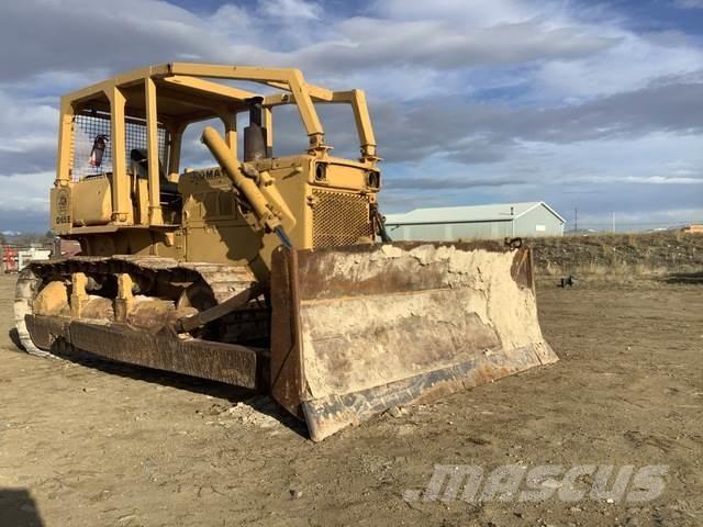 Komatsu D65E-6 Buldožeri guseničari