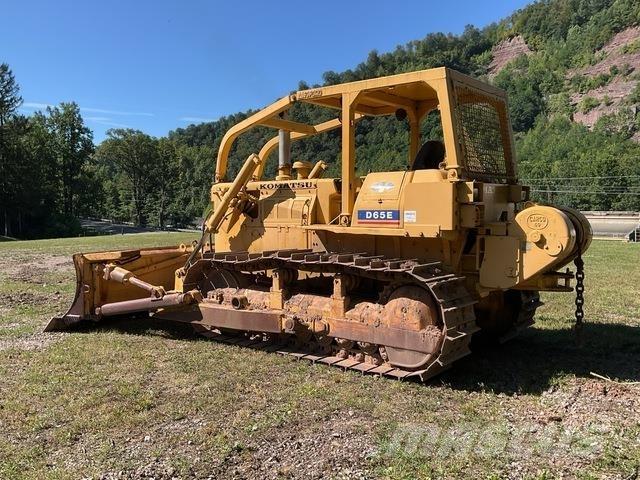 Komatsu D65E-6 Buldožeri guseničari