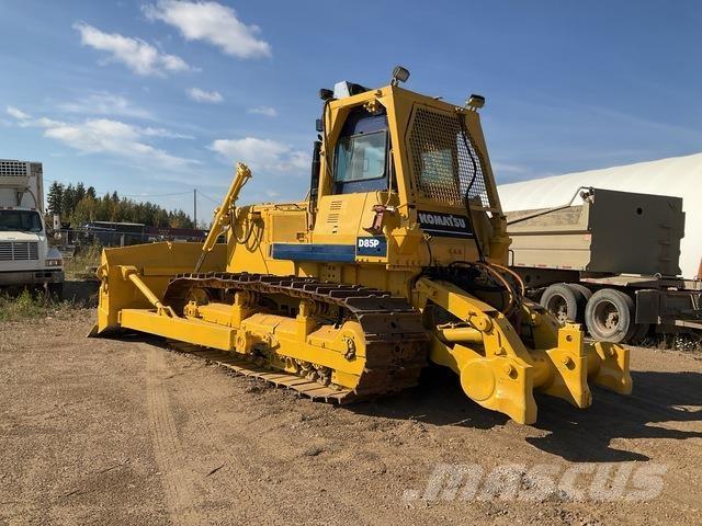 Komatsu D85P Buldožeri guseničari
