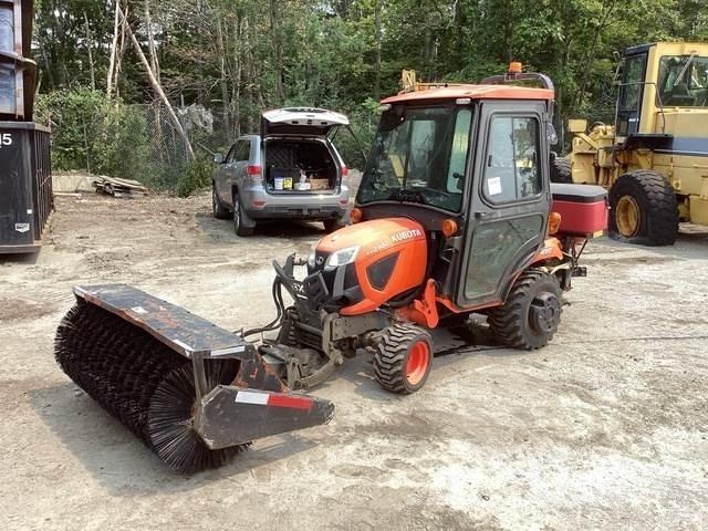 Kubota BX2380 Manji traktori