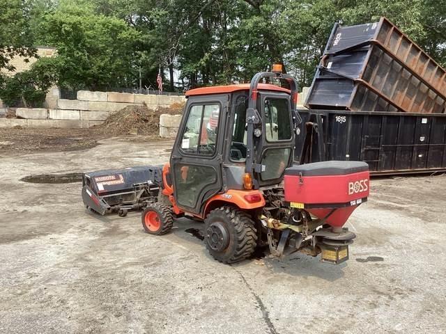 Kubota BX2380 Manji traktori