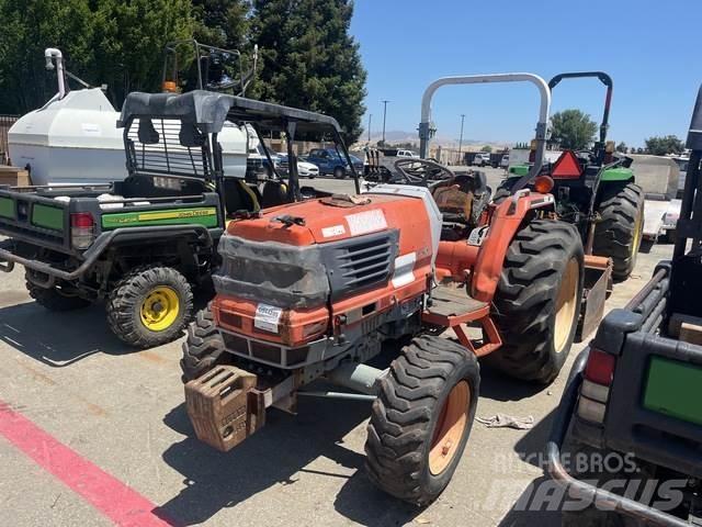Kubota L3010D Manji traktori