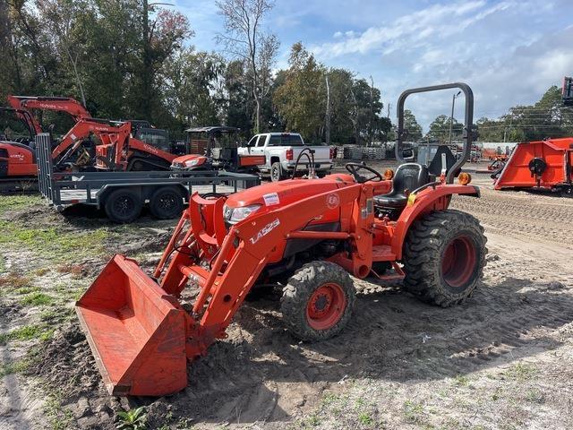 Kubota L3301DT Manji traktori