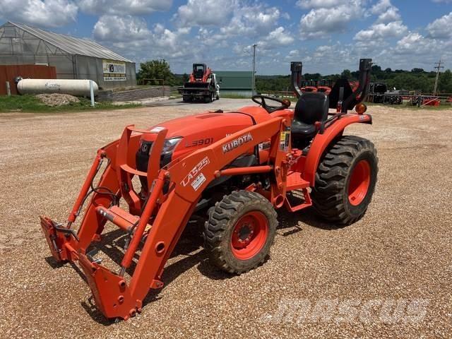 Kubota L3901D Traktori