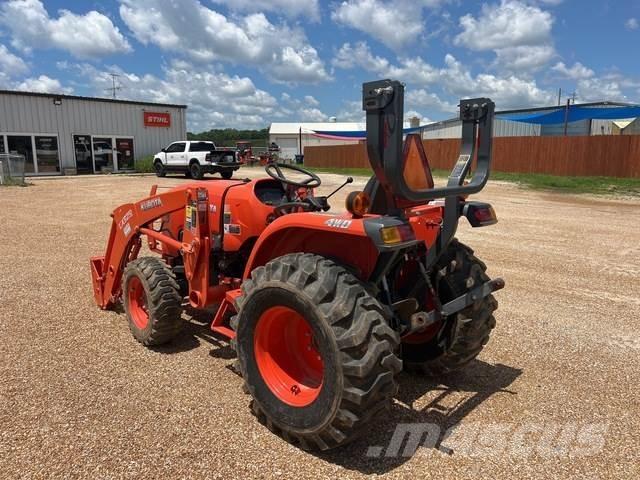 Kubota L3901D Traktori