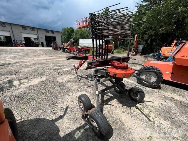 Kubota RA1042T Okretači i sakupljači sena
