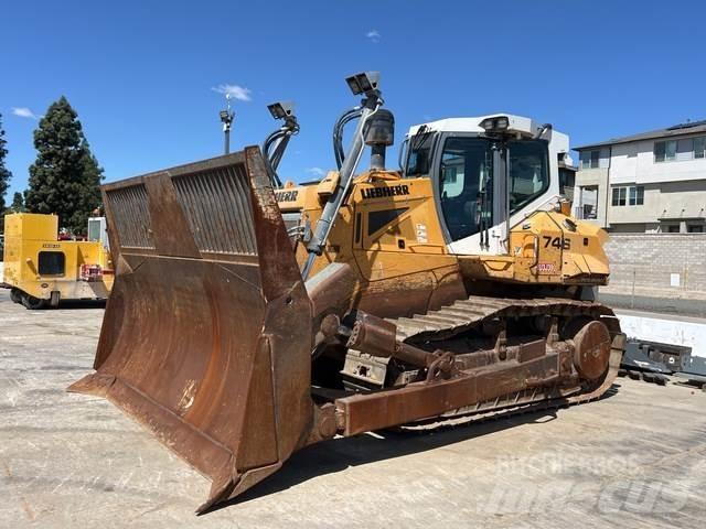 Liebherr 746 Buldožeri guseničari
