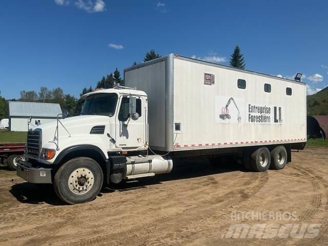 Mack 700 Pik up kamioni