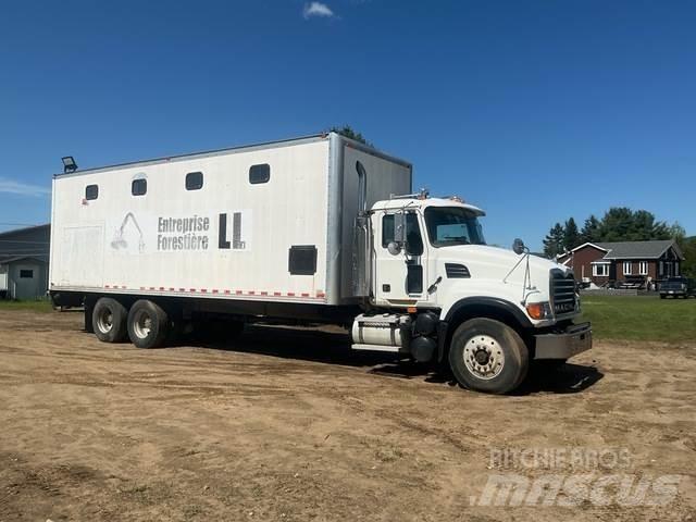 Mack 700 Pik up kamioni