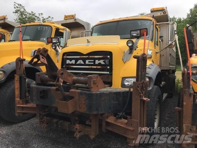 Mack 700 Snežne daske i plugovi