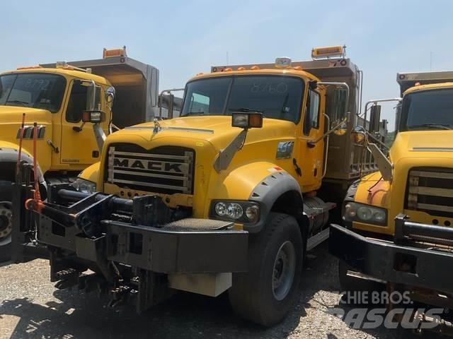 Mack 700 Snežne daske i plugovi