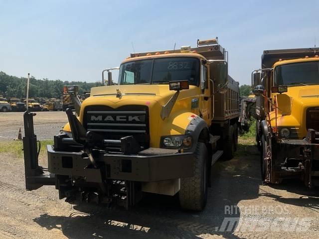 Mack 700 Snežne daske i plugovi