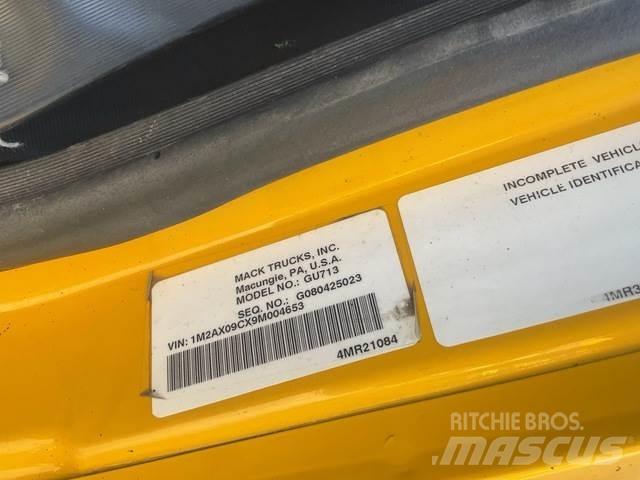 Mack 700 Snežne daske i plugovi