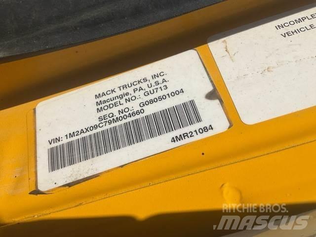 Mack 700 Snežne daske i plugovi