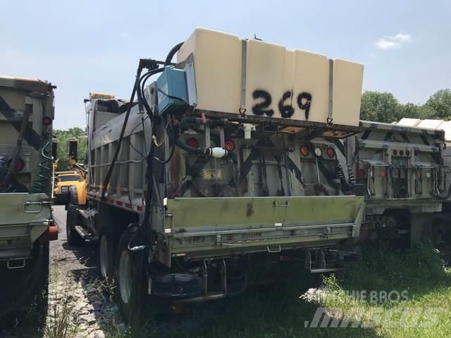 Mack 700 Snežne daske i plugovi