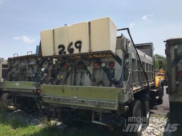 Mack 700 Snežne daske i plugovi