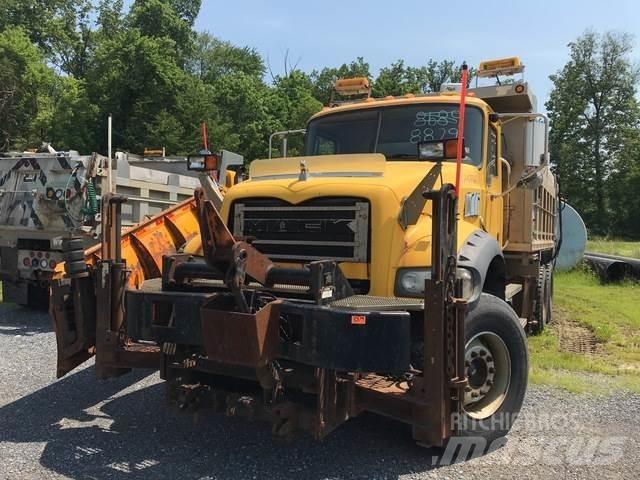 Mack 700 Snežne daske i plugovi