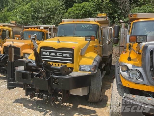 Mack 700 Snežne daske i plugovi