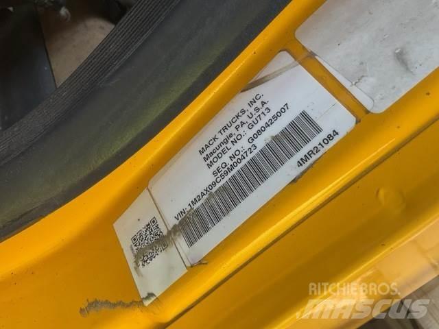 Mack 700 Snežne daske i plugovi