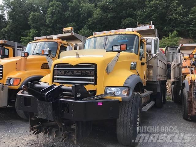 Mack 700 Snežne daske i plugovi