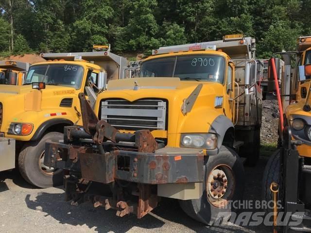 Mack 700 Snežne daske i plugovi