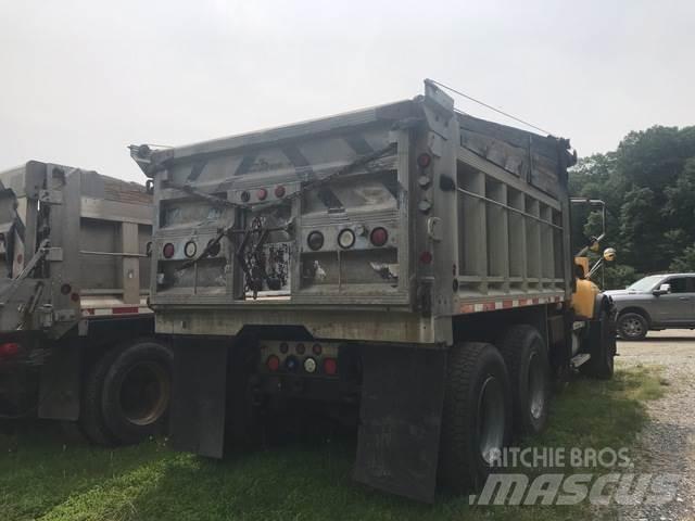 Mack 700 Snežne daske i plugovi