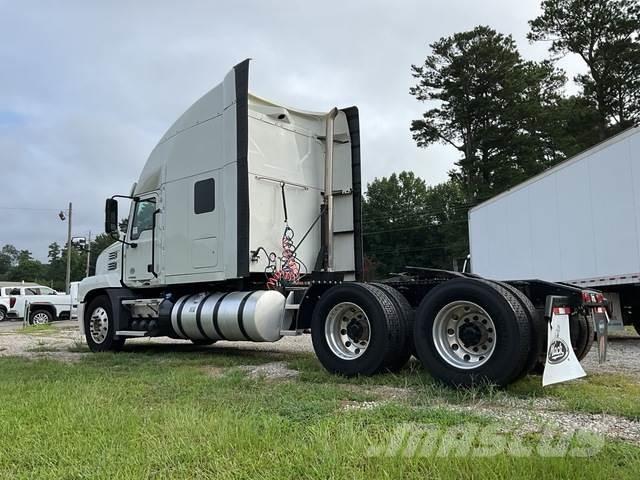 Mack AN64T Tegljači