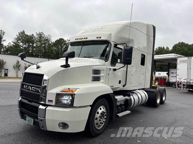 Mack AN64T Tegljači