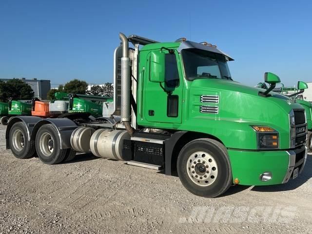 Mack AN64T Tegljači