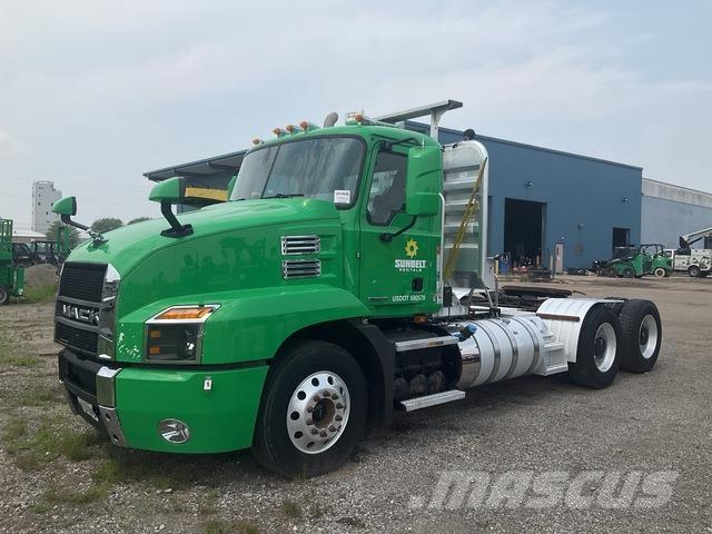 Mack AN64T Tegljači