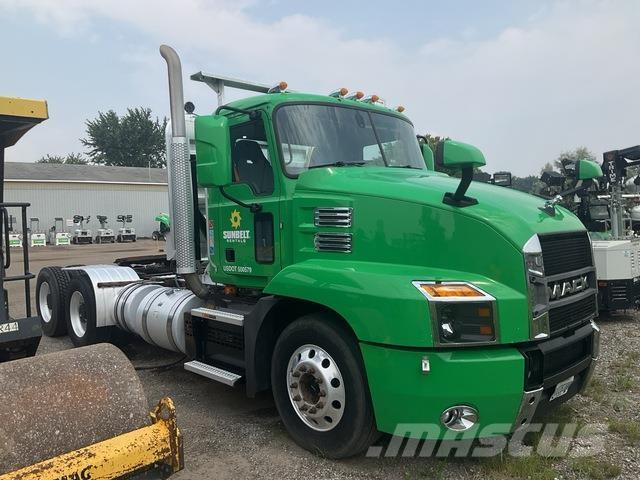 Mack AN64T Tegljači