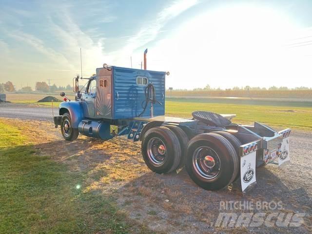Mack B-61 Tegljači
