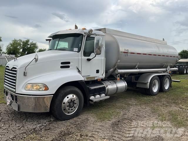 Mack CH613 Kamioni cisterne