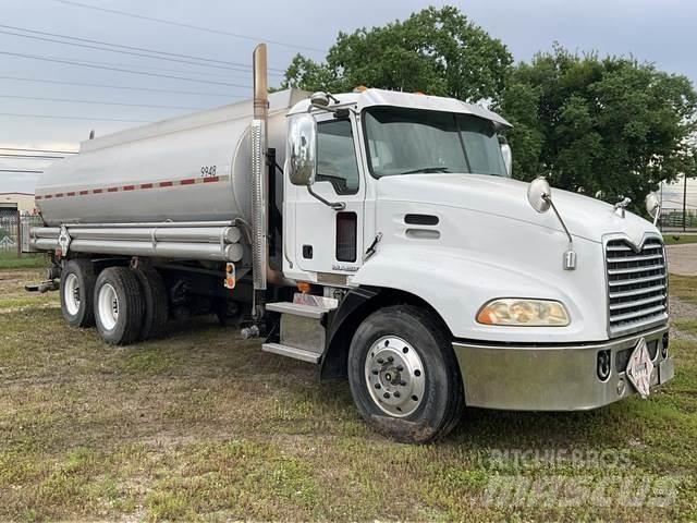 Mack CH613 Kamioni cisterne