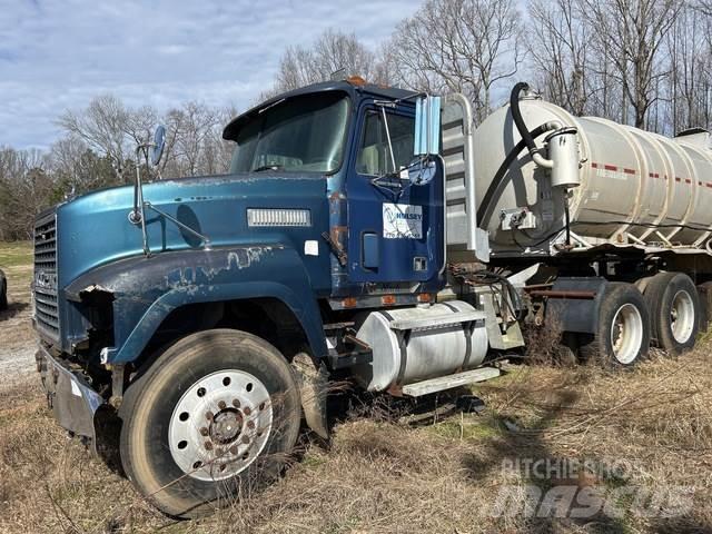 Mack CH613 Tegljači
